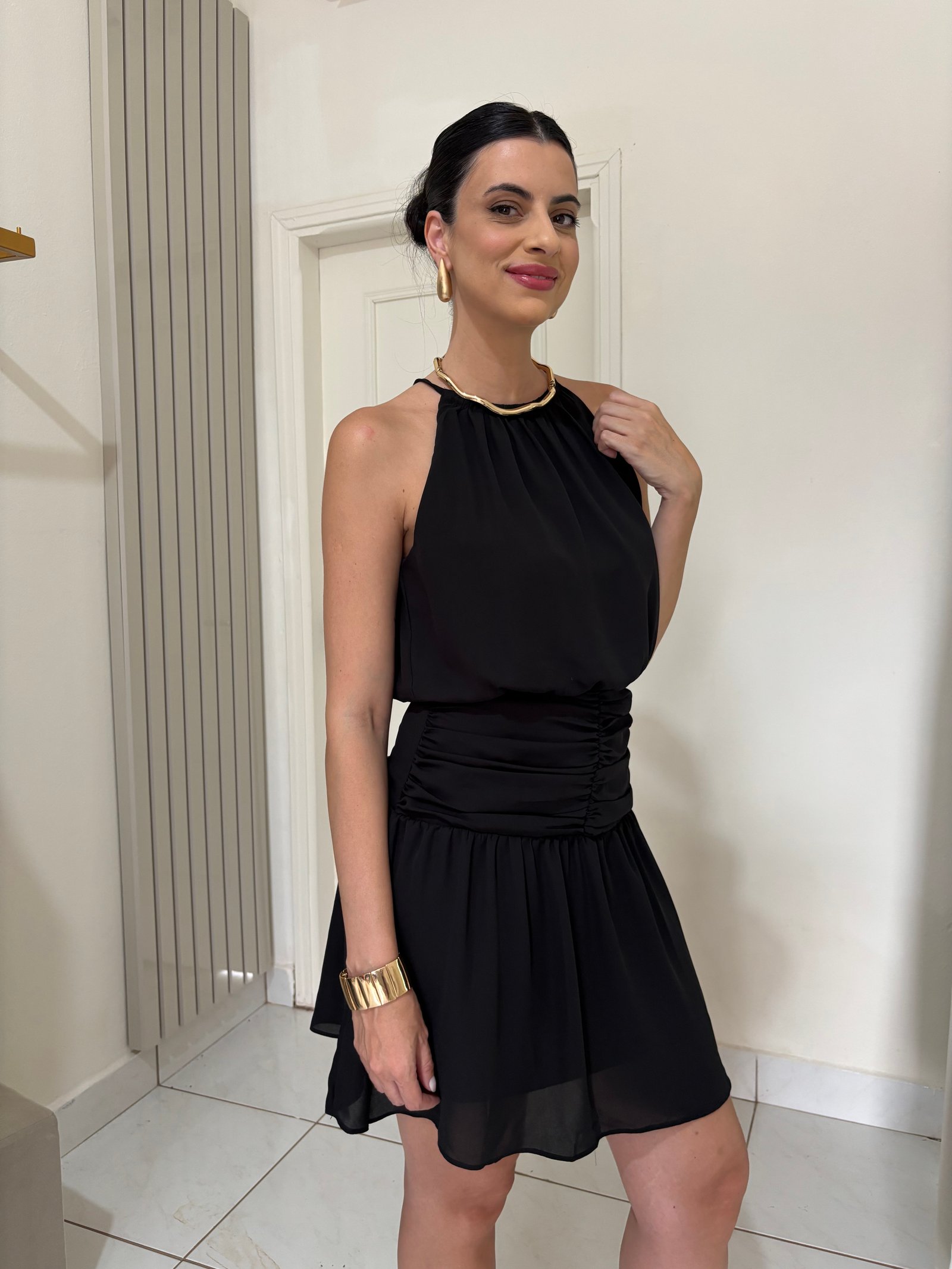 Vestido em crepe curto