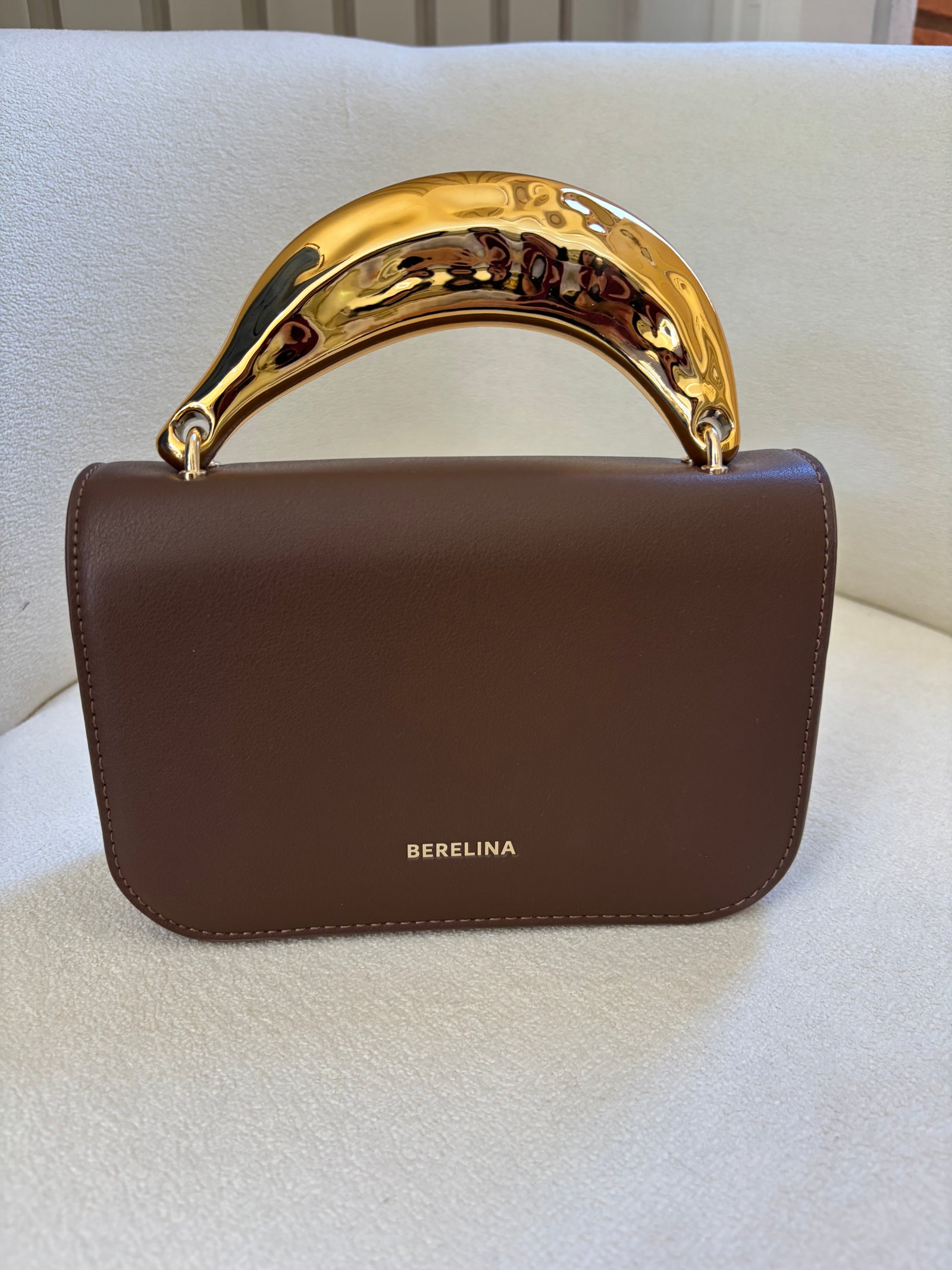 Bolsa alça dourada